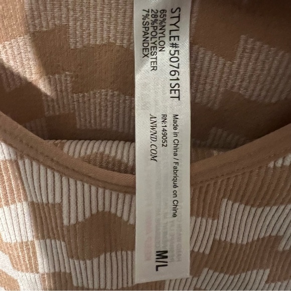 Fashion Nova Seamless Biker Short Set – Beige Checkered, Size M (NWT) - Picture 15 of 15